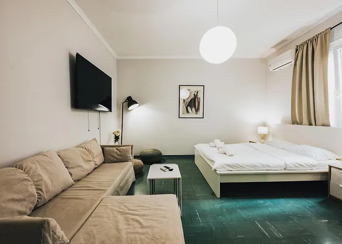 Athenian Suite By Zeussuites